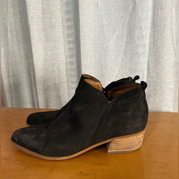 Women's Black Suede Ankle Boots Size 8.5 - Picture 4 of 7